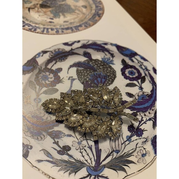 Vintage Clear Stone Sparkling WEISS BROOCH - Picture 3 of 16